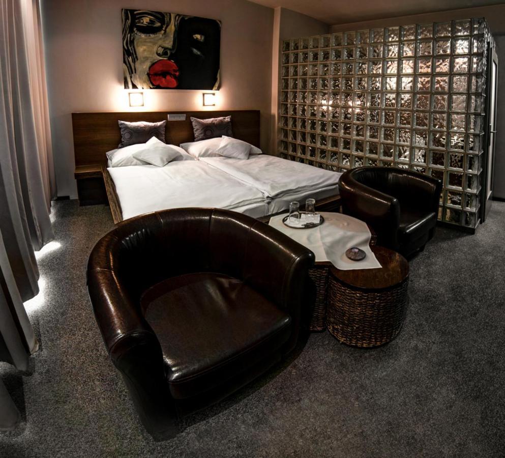 Pension Horse Inn Kösice Dış mekan fotoğraf