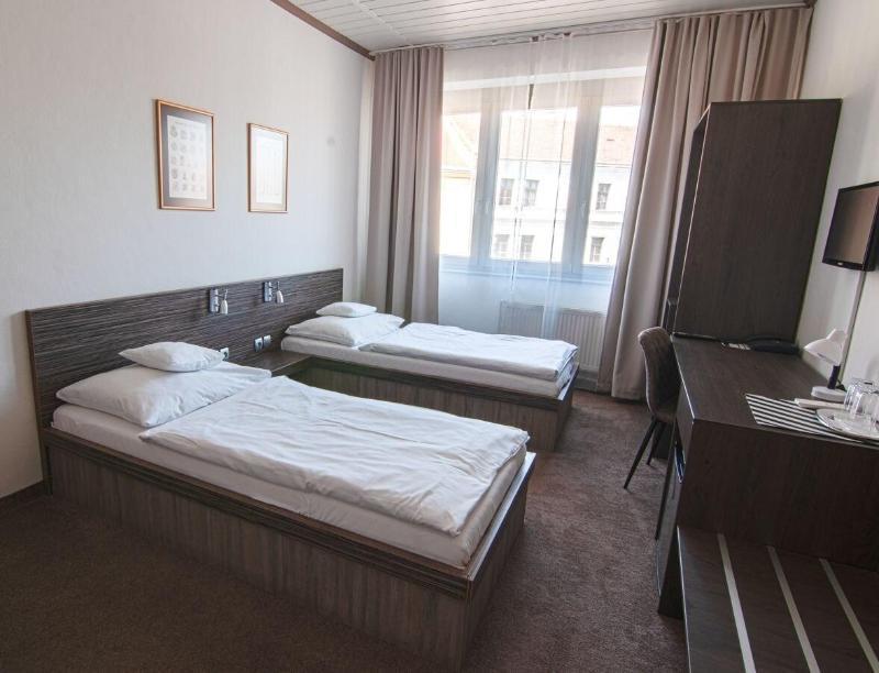 Pension Horse Inn Kösice Dış mekan fotoğraf